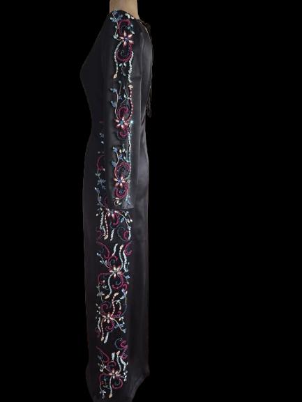 Robe de Soirée Luxe en Satin Noir, Broderie Perlée Scintillante Swarovski Unique