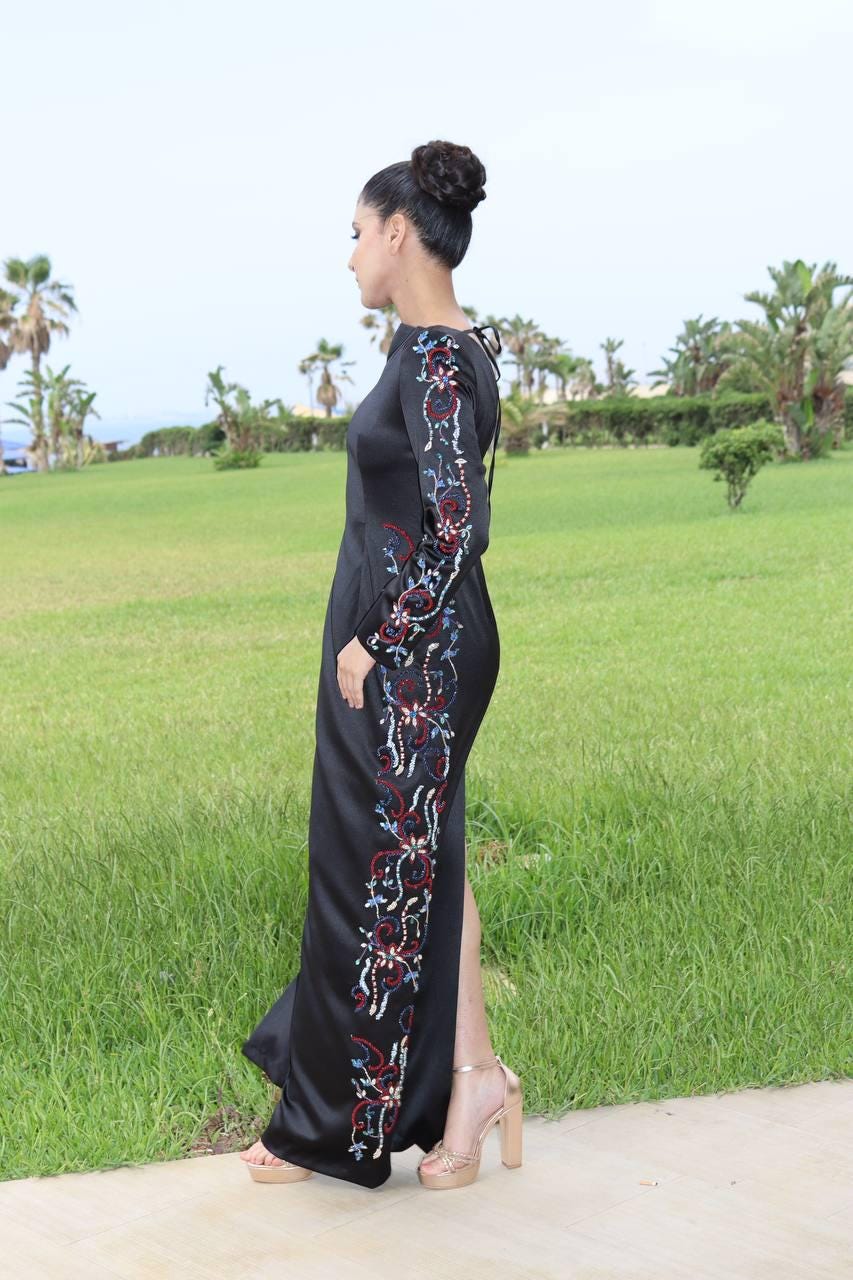 Robe de Soirée Luxe en Satin Noir, Broderie Perlée Scintillante Swarovski Unique