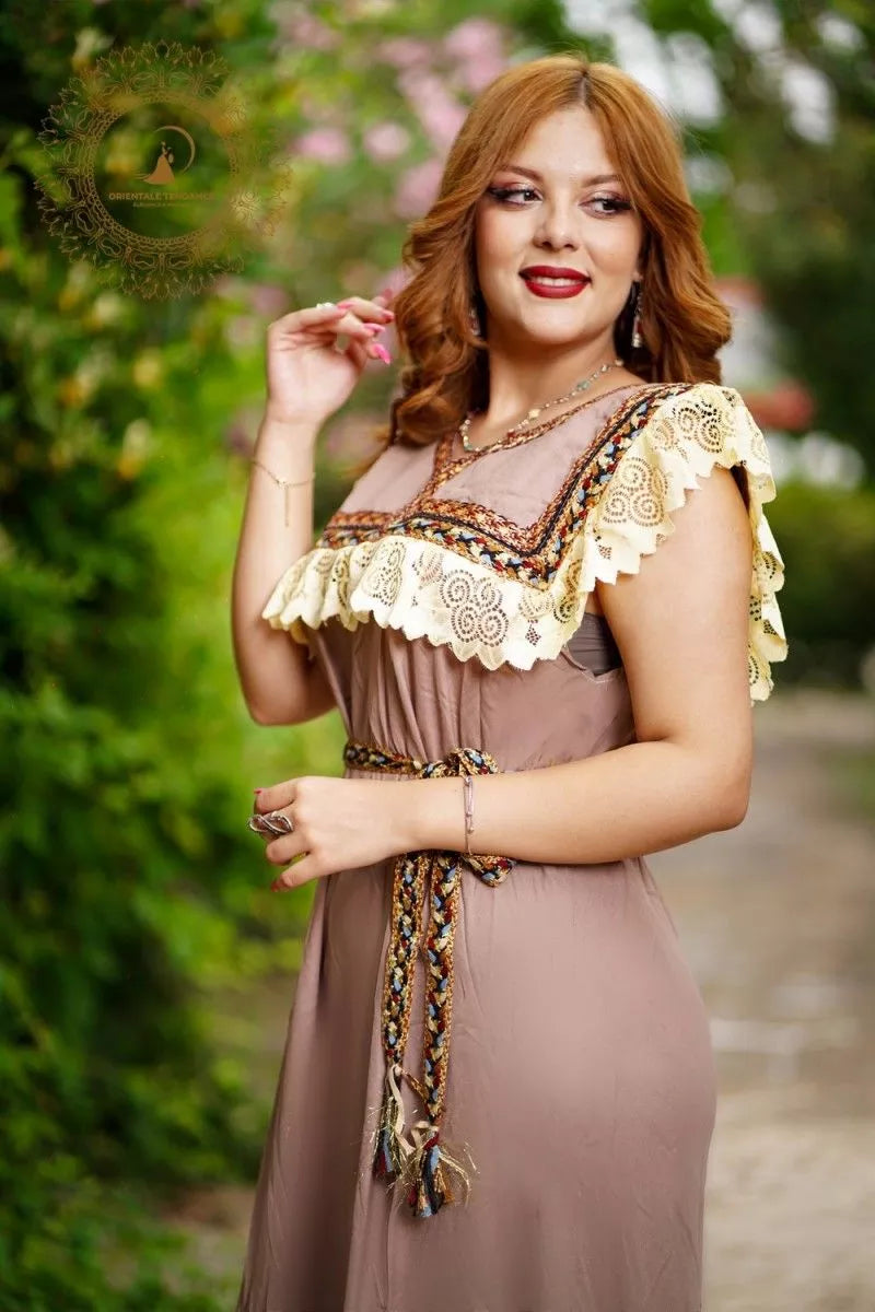 Robe Kabyle Nihad d'Intérieur: Confort Élégant Coton/Polyester, Col Carré Tressé