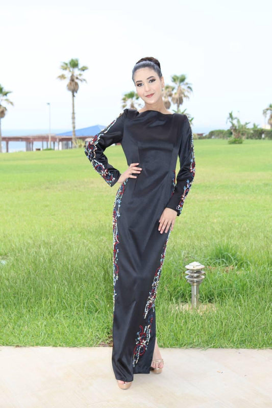 Robe de Soirée Luxe en Satin Noir, Broderie Perlée Scintillante Swarovski Unique